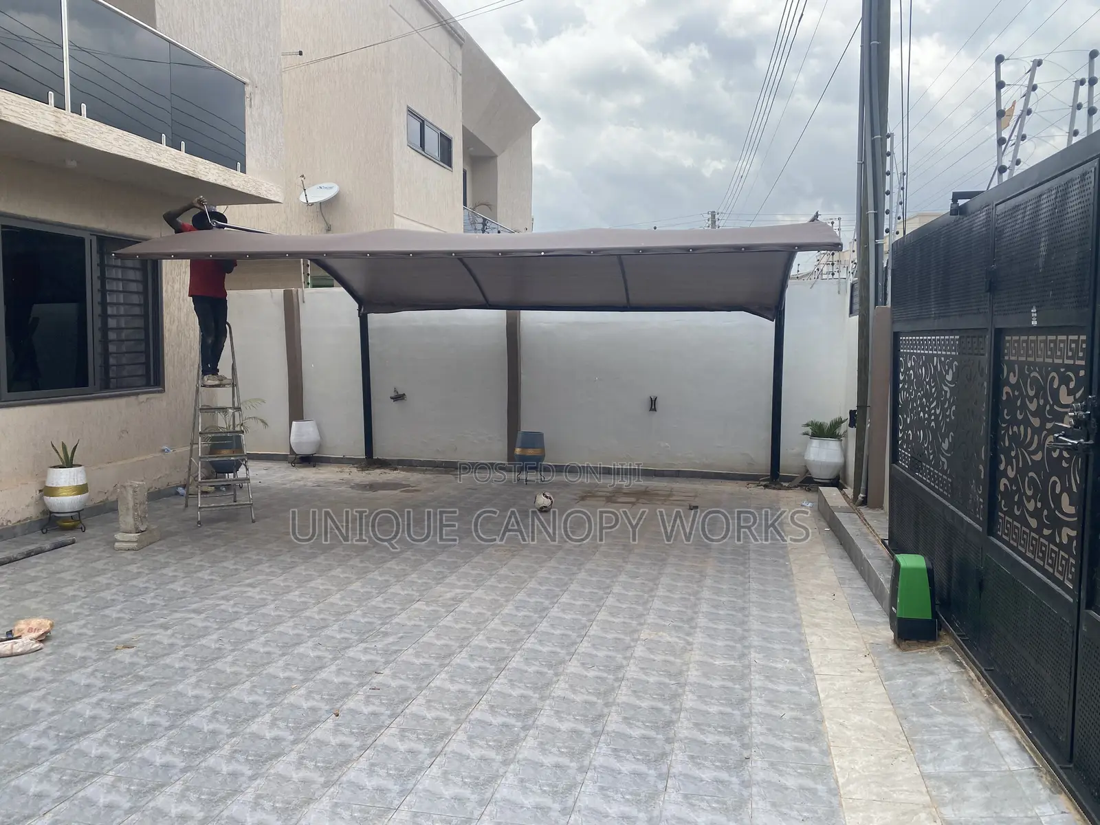 Free Roll Car Canopies