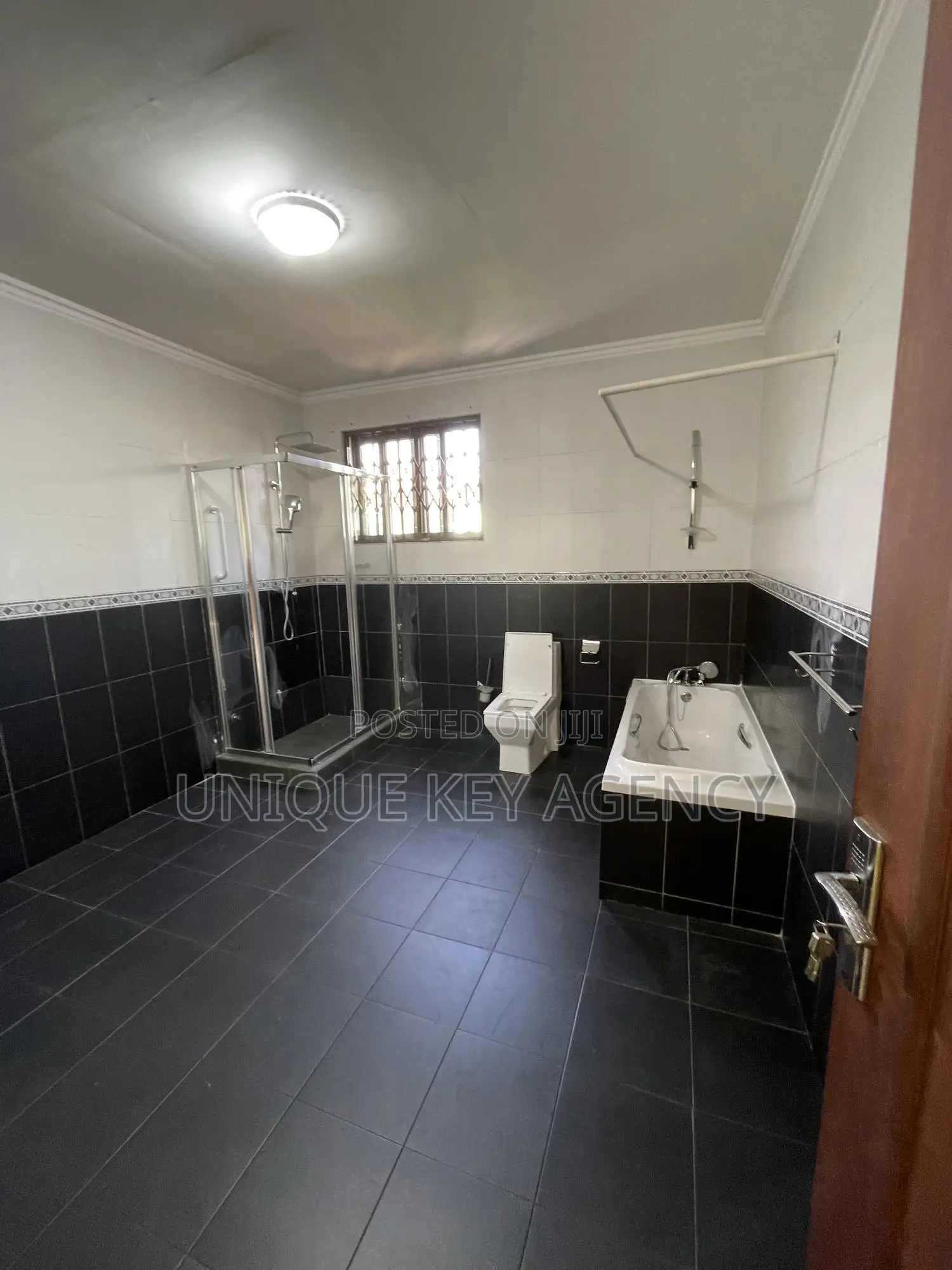 5bdrm House in Unique Key Agency, Cantonments for rent