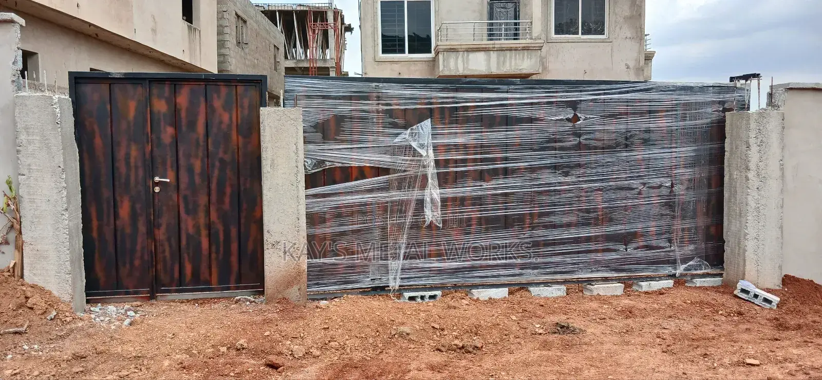 Modern Galvanized Steel Gate – Custom Made Installed
