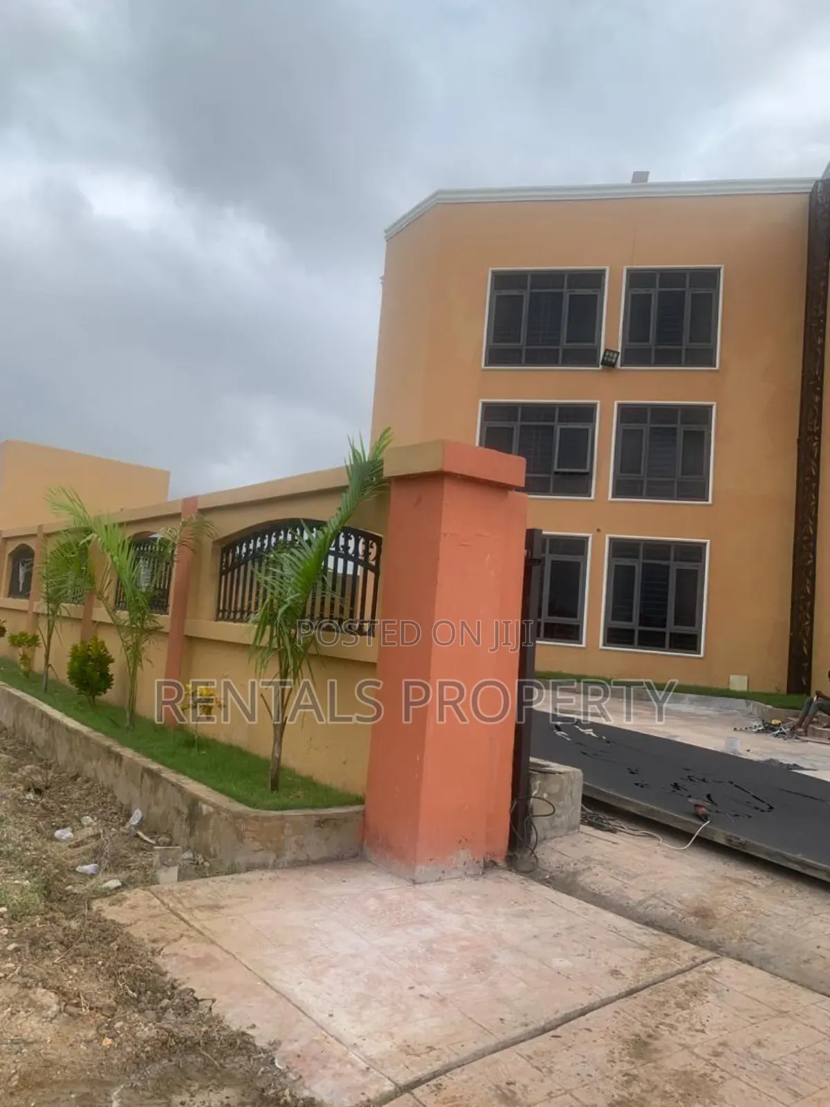 2bdrm Mansion in East Legon for rent