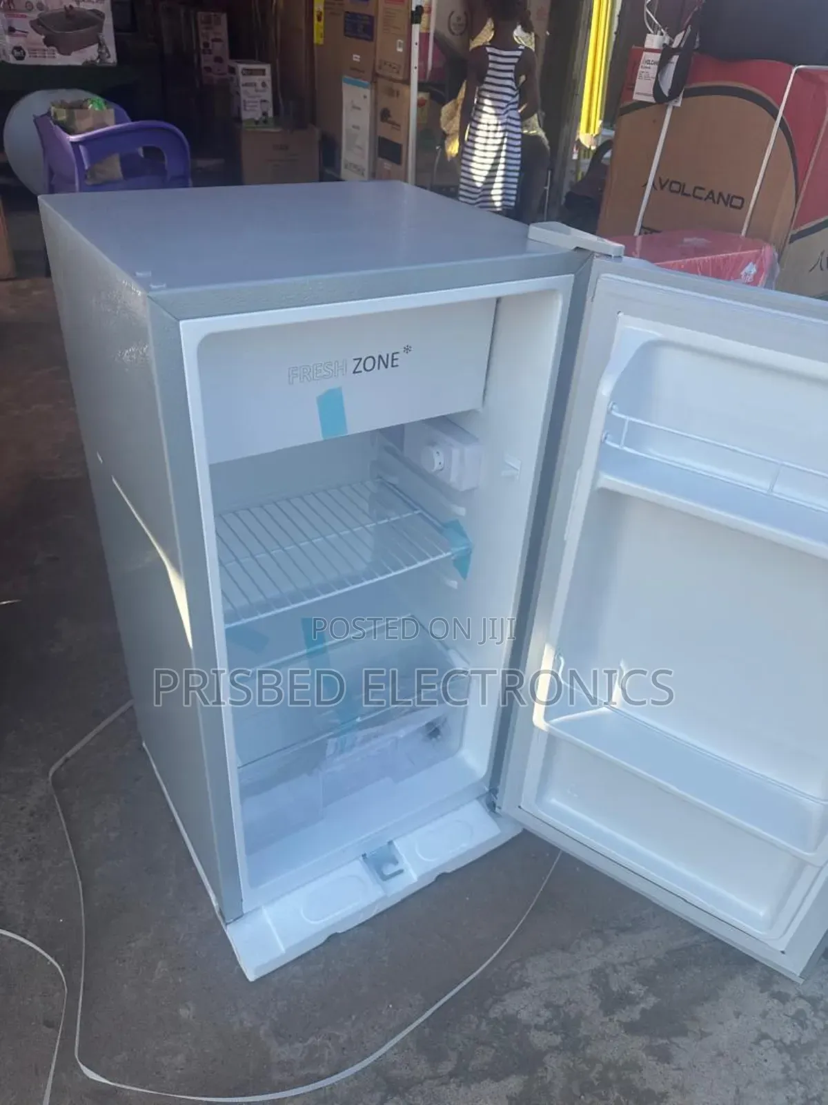 Goldstar Durable Table Top Fridge 90 Litres^^