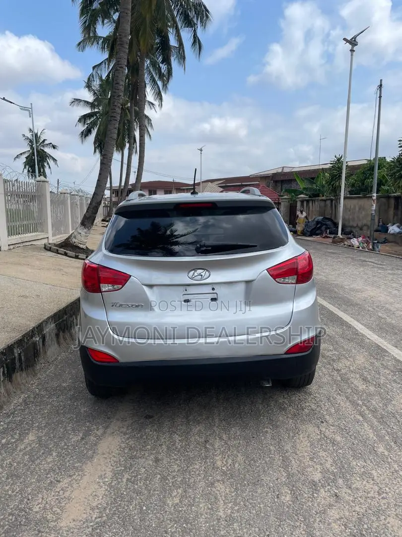 Hyundai Tucson 2015 Silver