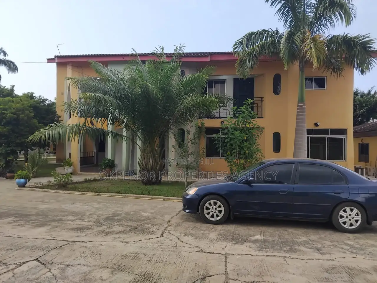 8bdrm House in Tema Com6 for rent