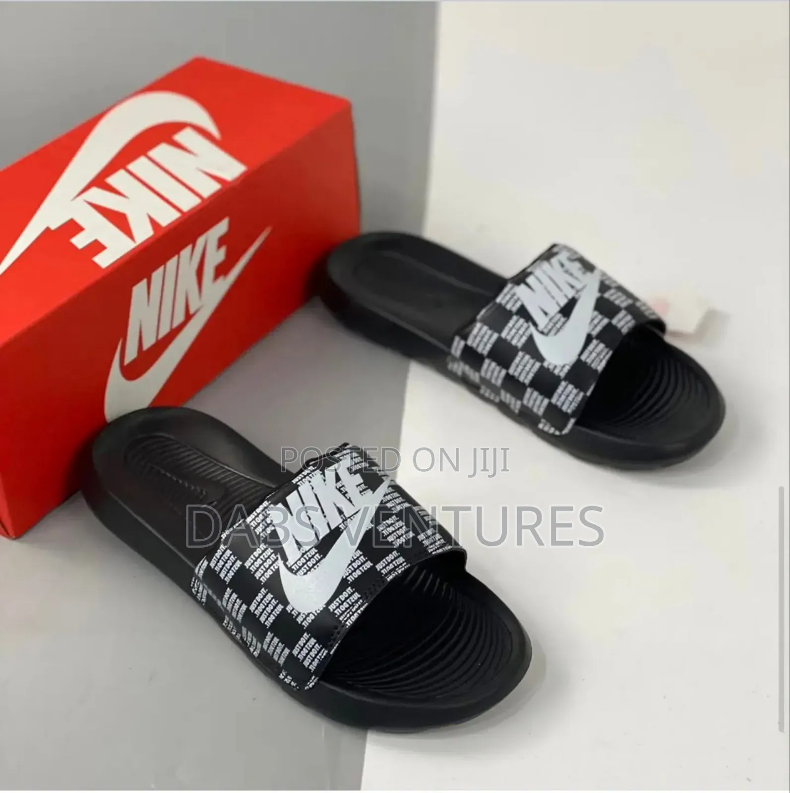 Nike Comforter Slide. Fresh in Box