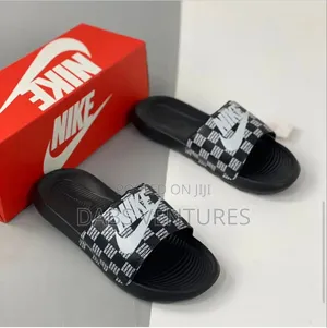 Nike Comforter Slide. Fresh in Box
