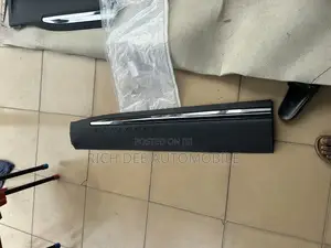 Ford Explorer 2020.....24 Door Moulding Front Left