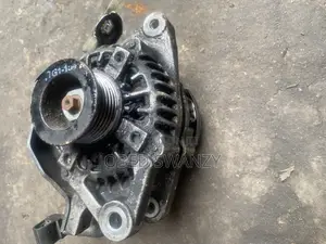 2012 Toyota Vitz Alternator