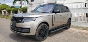 Land Rover Range Rover Vogue 2023 Gold