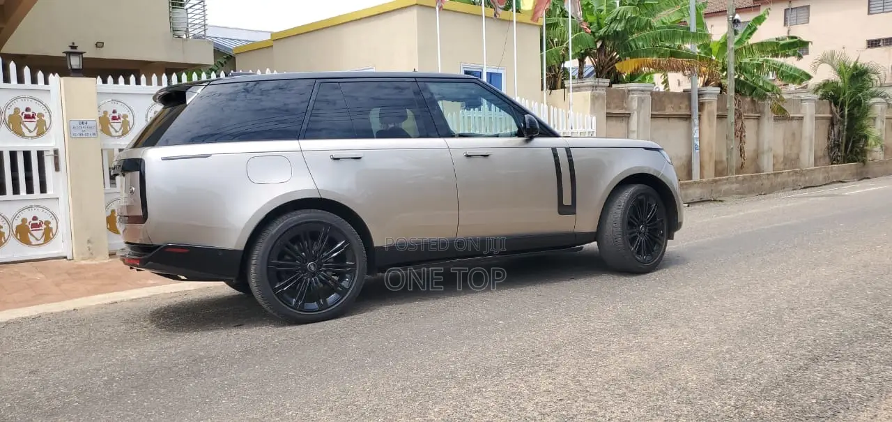 Land Rover Range Rover Vogue 2023 Gold