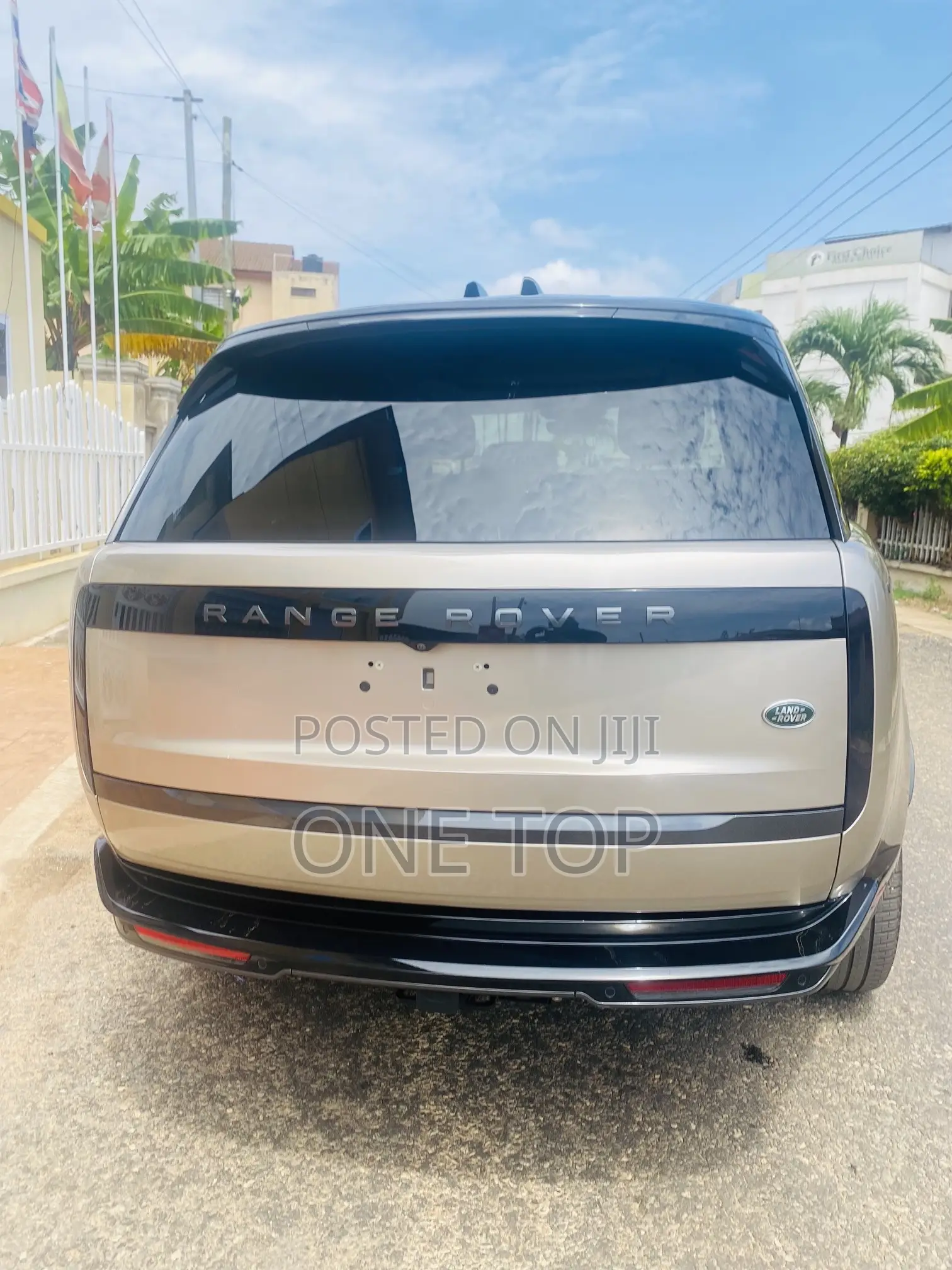 Land Rover Range Rover Vogue 2023 Gold