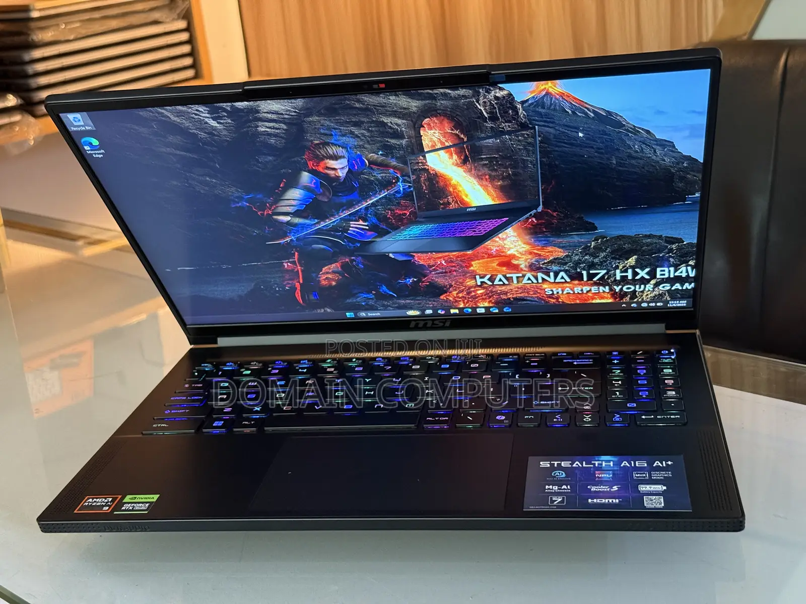 New Laptop MSI Stealth 16 AI Studio 32GB AMD Ryzen 9 SSD 1T