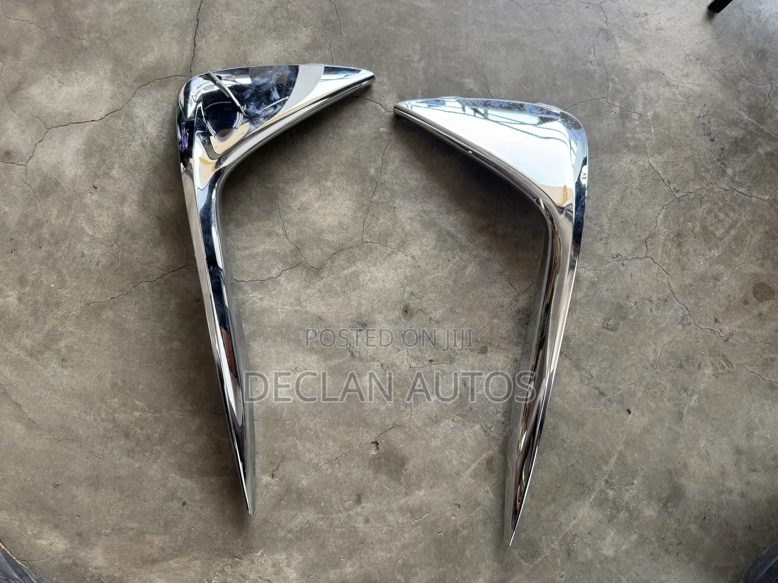 Genuine 2019-2021 Acura Rdx Front Bumper Trim Garnish