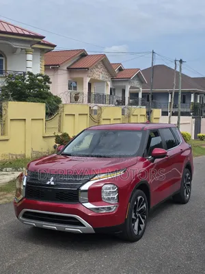 Mitsubishi Outlander SE 2024 Red