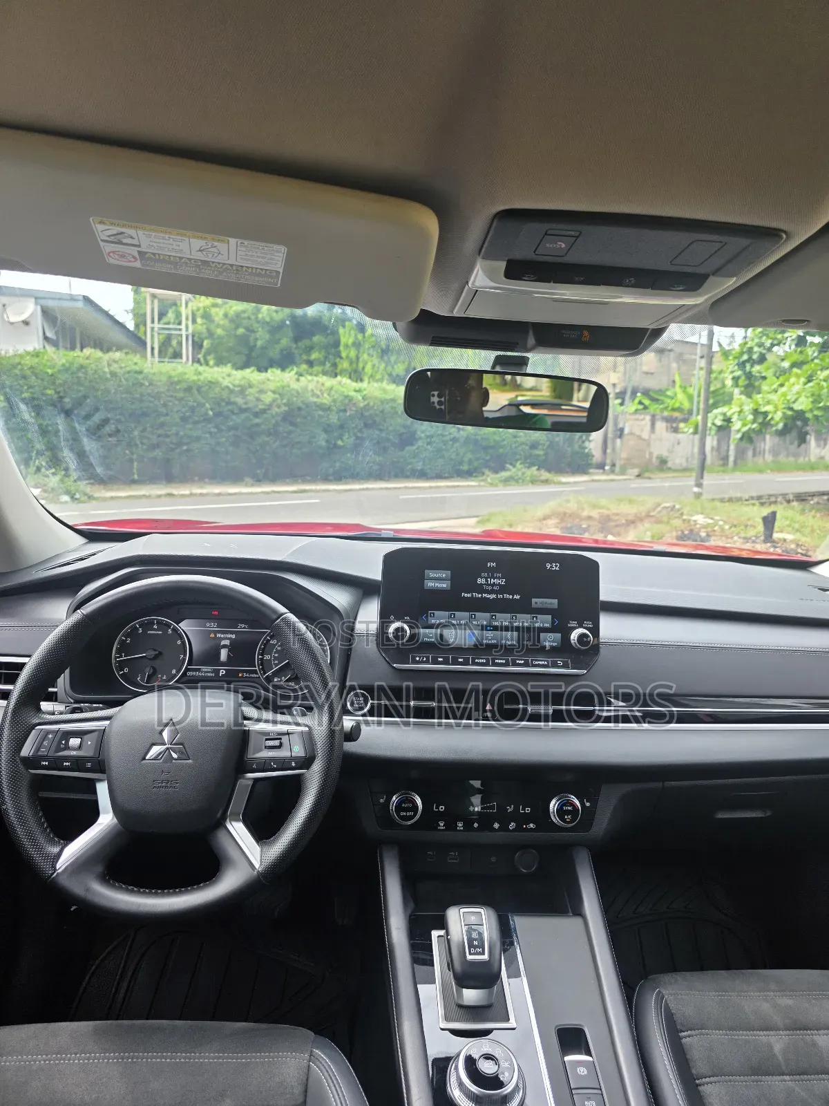 Mitsubishi Outlander SE 2024 Red