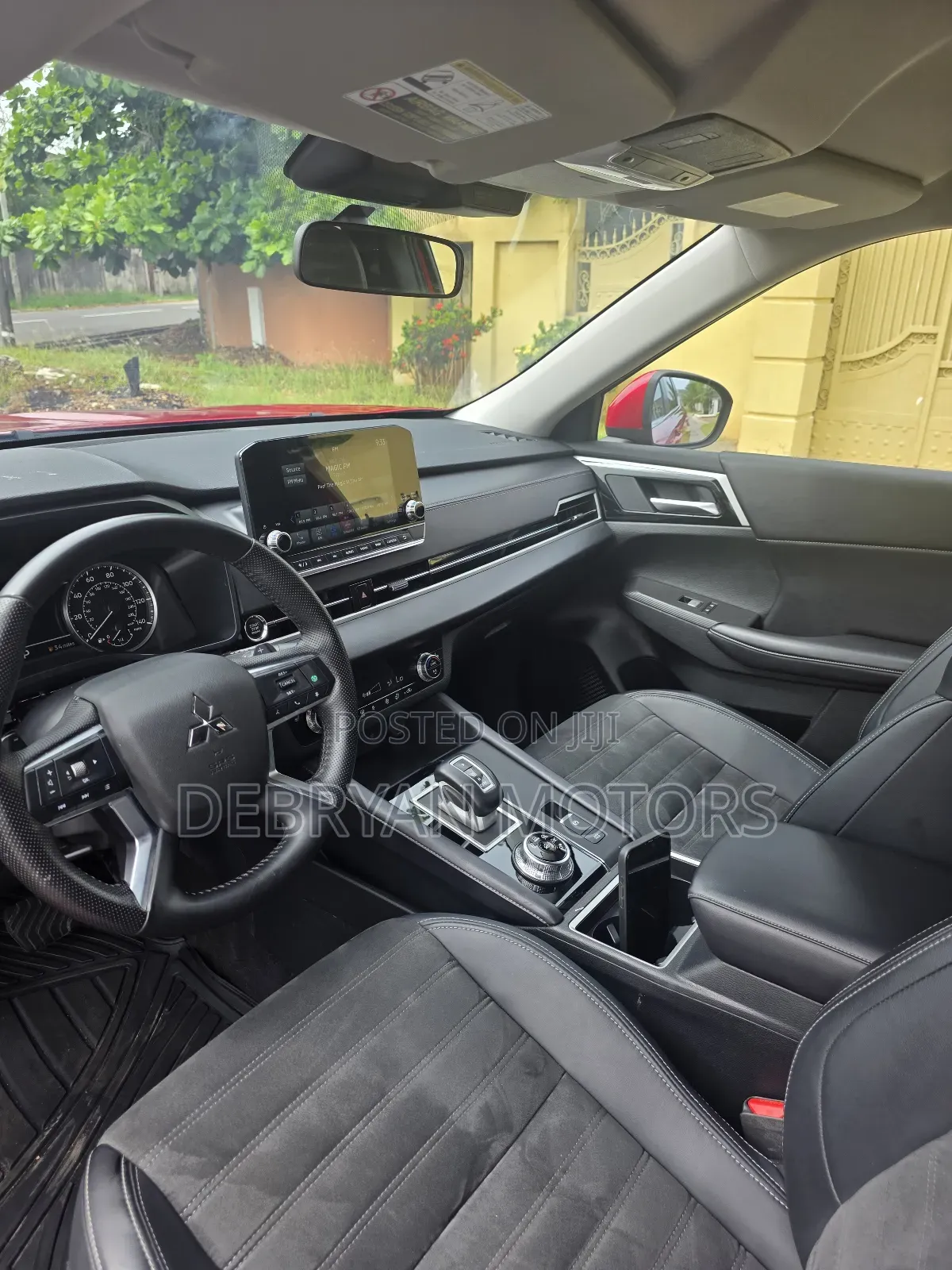 Mitsubishi Outlander SE 2024 Red