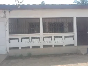 7bdrm House in Teshie Nungua Estate for sale