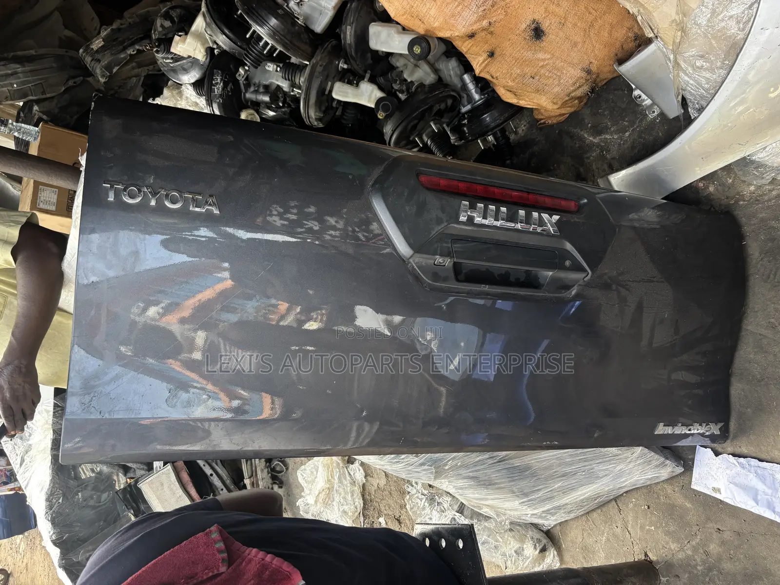 Toyota Hilux 2017,2018,2019,2020,2023 Tailgate/ Boot Available