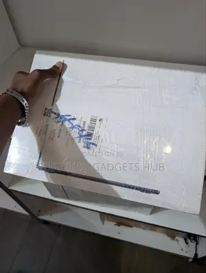 New Laptop Apple MacBook Air 2024 M3 15-Inch 16GB Apple M3 SSD 512GB