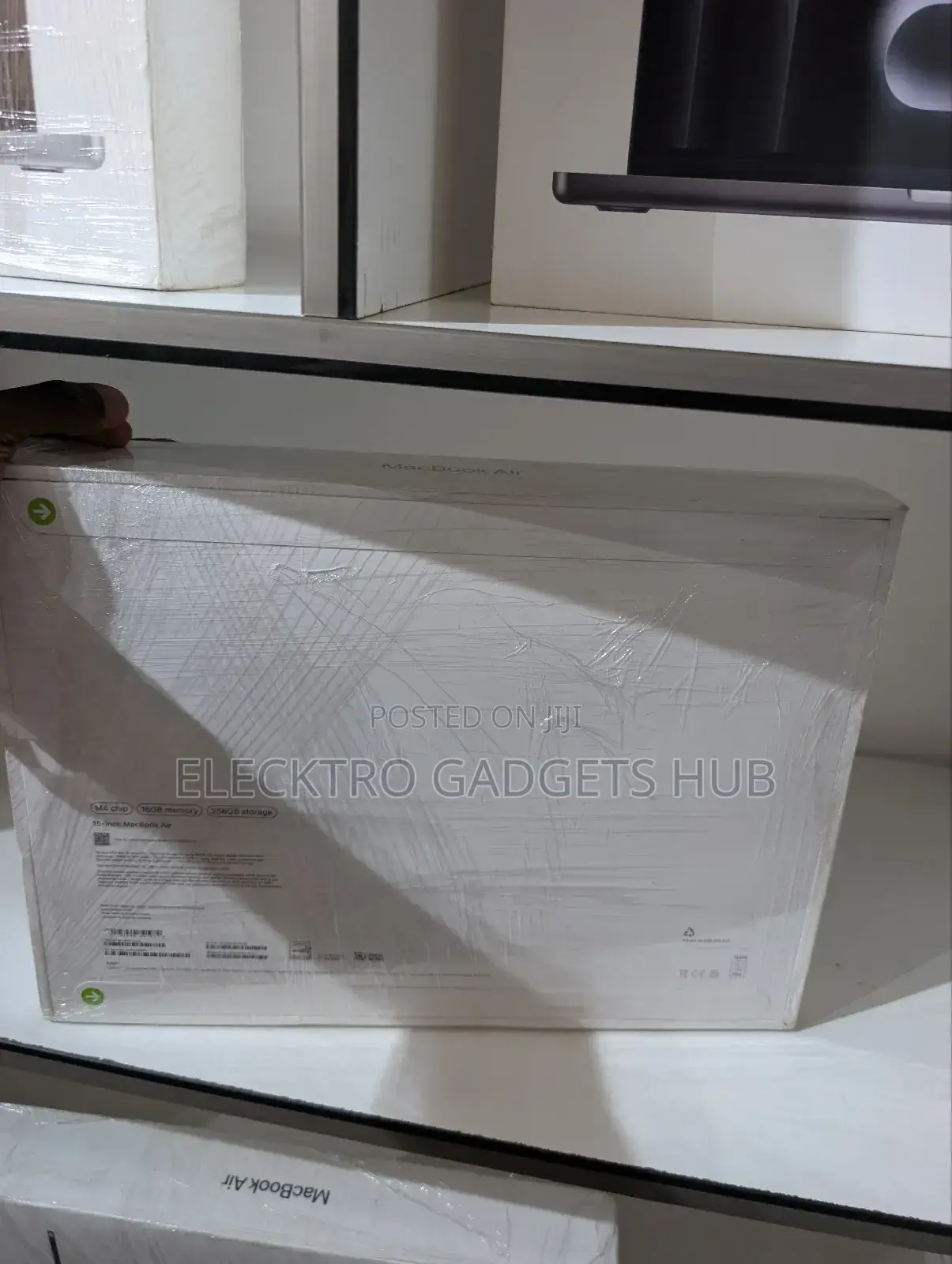 New Laptop Apple MacBook Air 2024 M3 15-Inch 16GB Apple M3 SSD 512GB