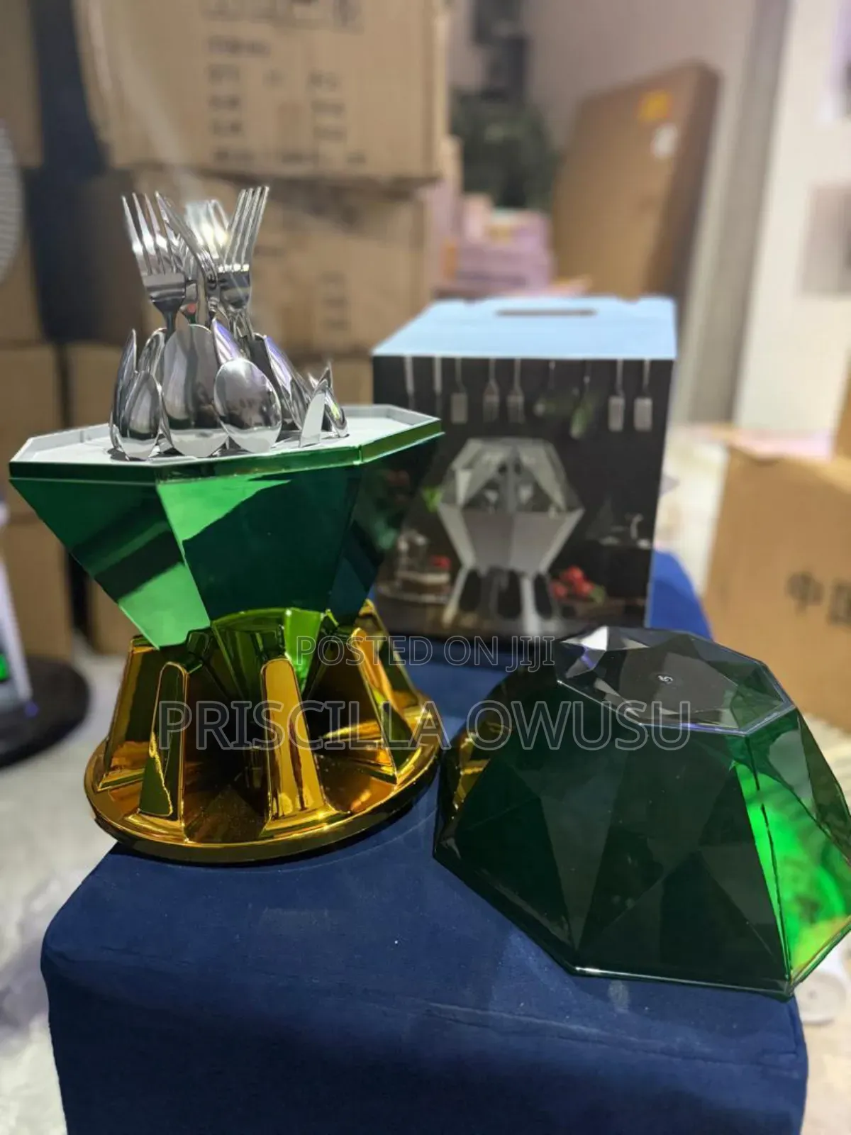 Egg Shaped Cutlery Set