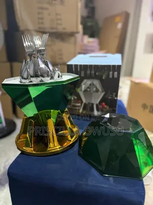 Egg Shaped Cutlery Set