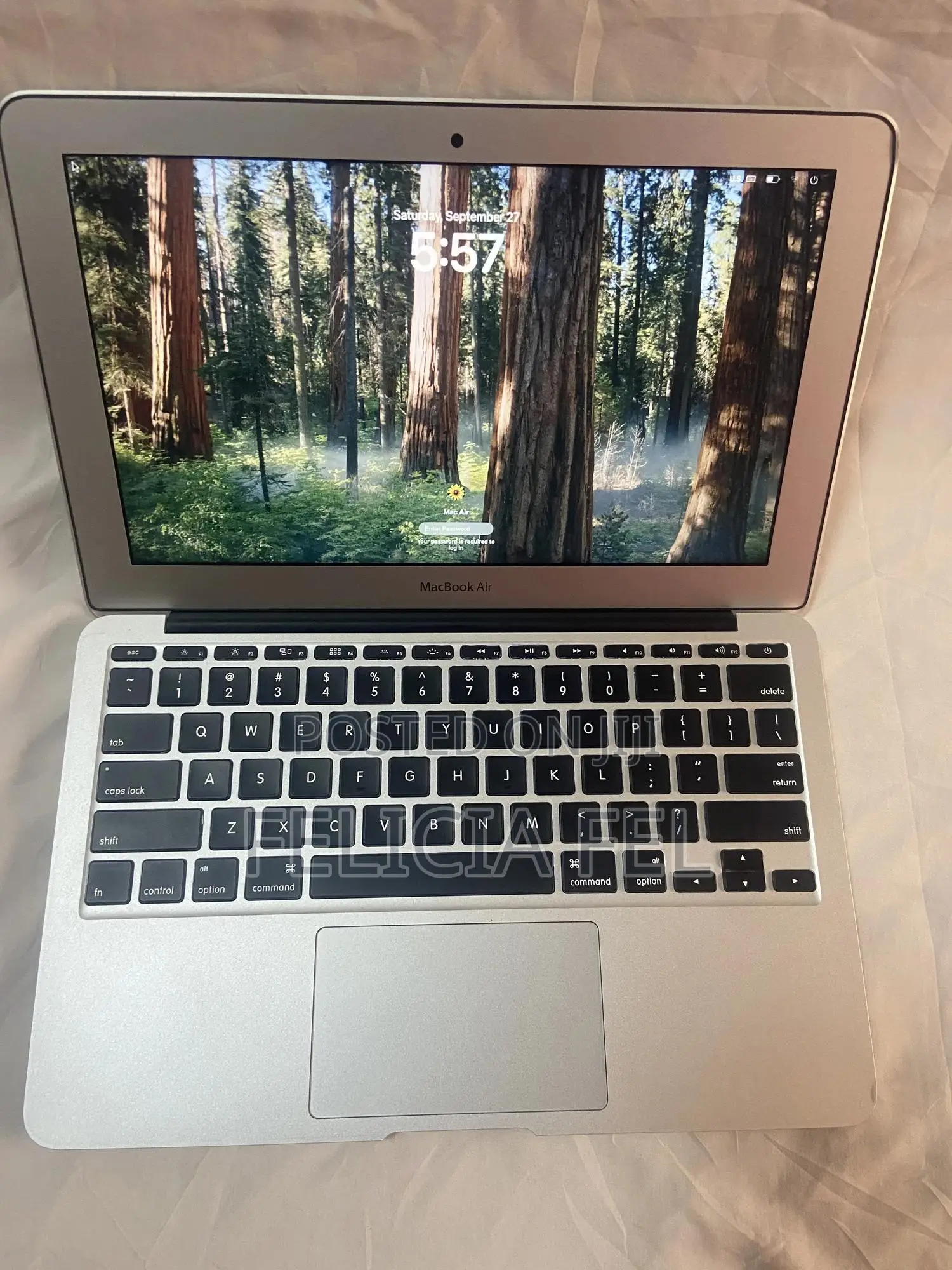 Laptop Apple MacBook Air 2015 8GB Intel Core i5 SSD 256GB