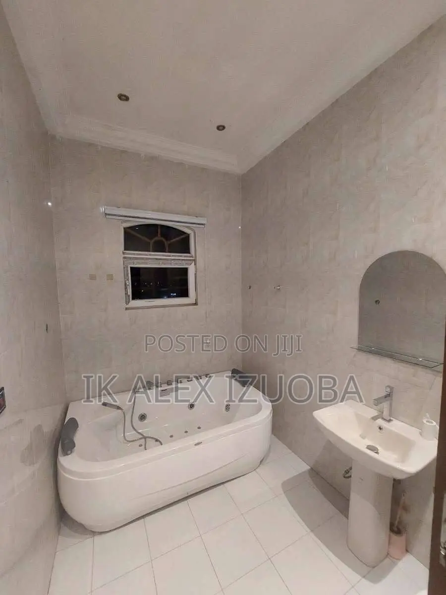 3bdrm Apartment in East Legon, for sale