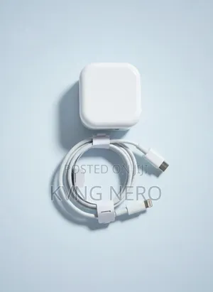 Original Apple Usb‐C Charger + Usb‐C to Lightning Cable