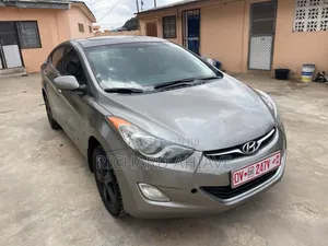 Hyundai Elantra GLS Sedan FWD (1.8L 4cyl 6M) 2013 Gray