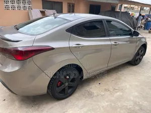 Hyundai Elantra GLS Sedan FWD (1.8L 4cyl 6M) 2013 Gray