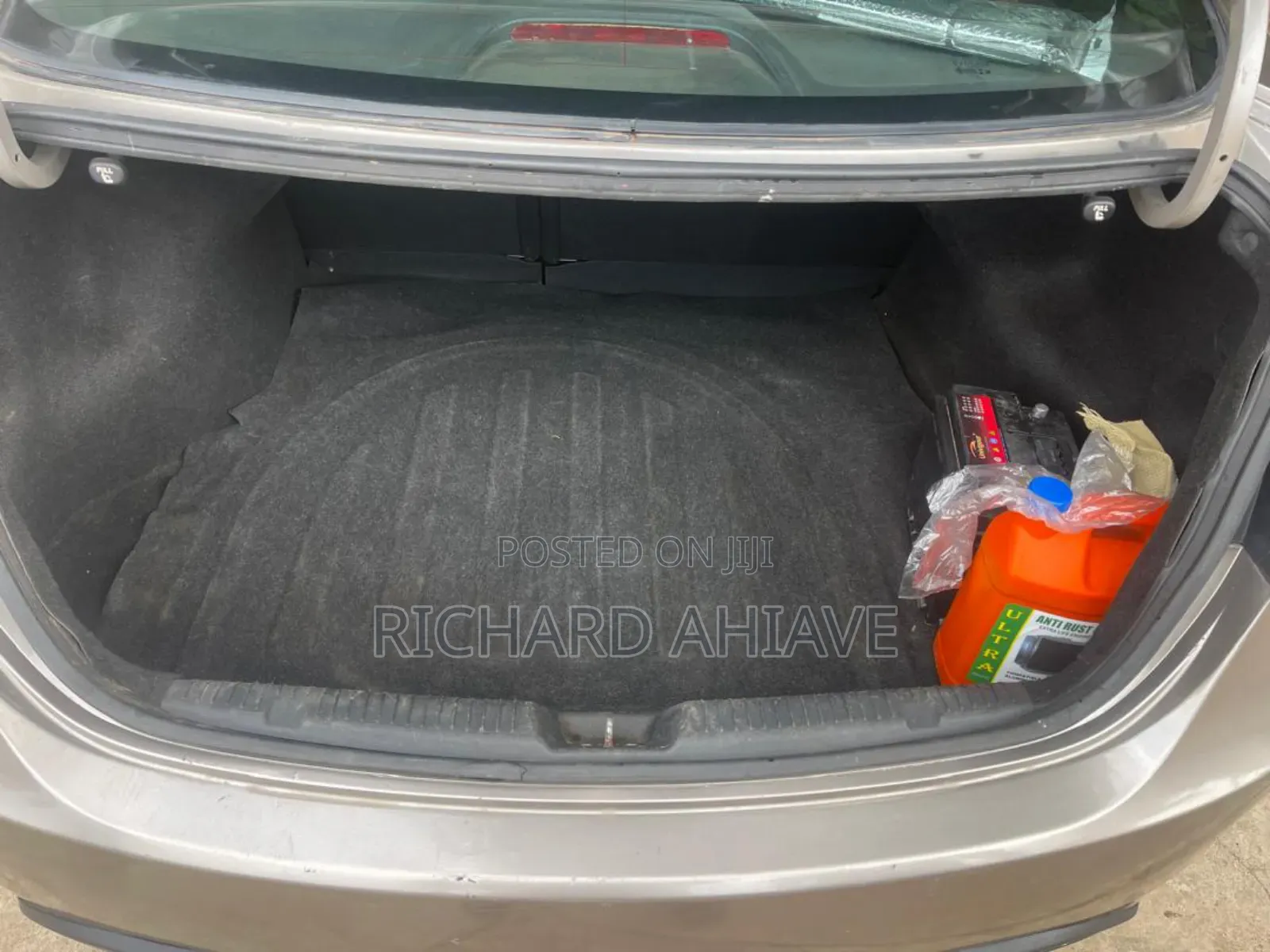 Hyundai Elantra GLS Sedan FWD (1.8L 4cyl 6M) 2013 Gray