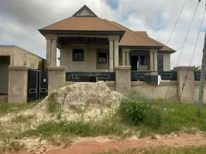 8bdrm House in Santasi Nkoransa, Kumasi Metropolitan for sale
