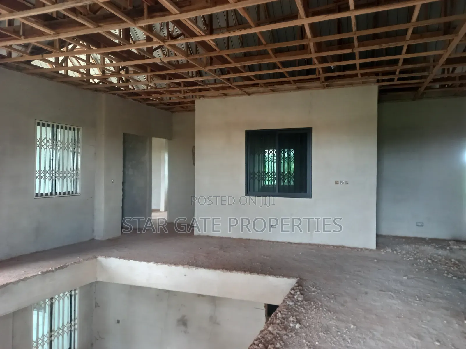 8bdrm House in Santasi Nkoransa, Kumasi Metropolitan for sale