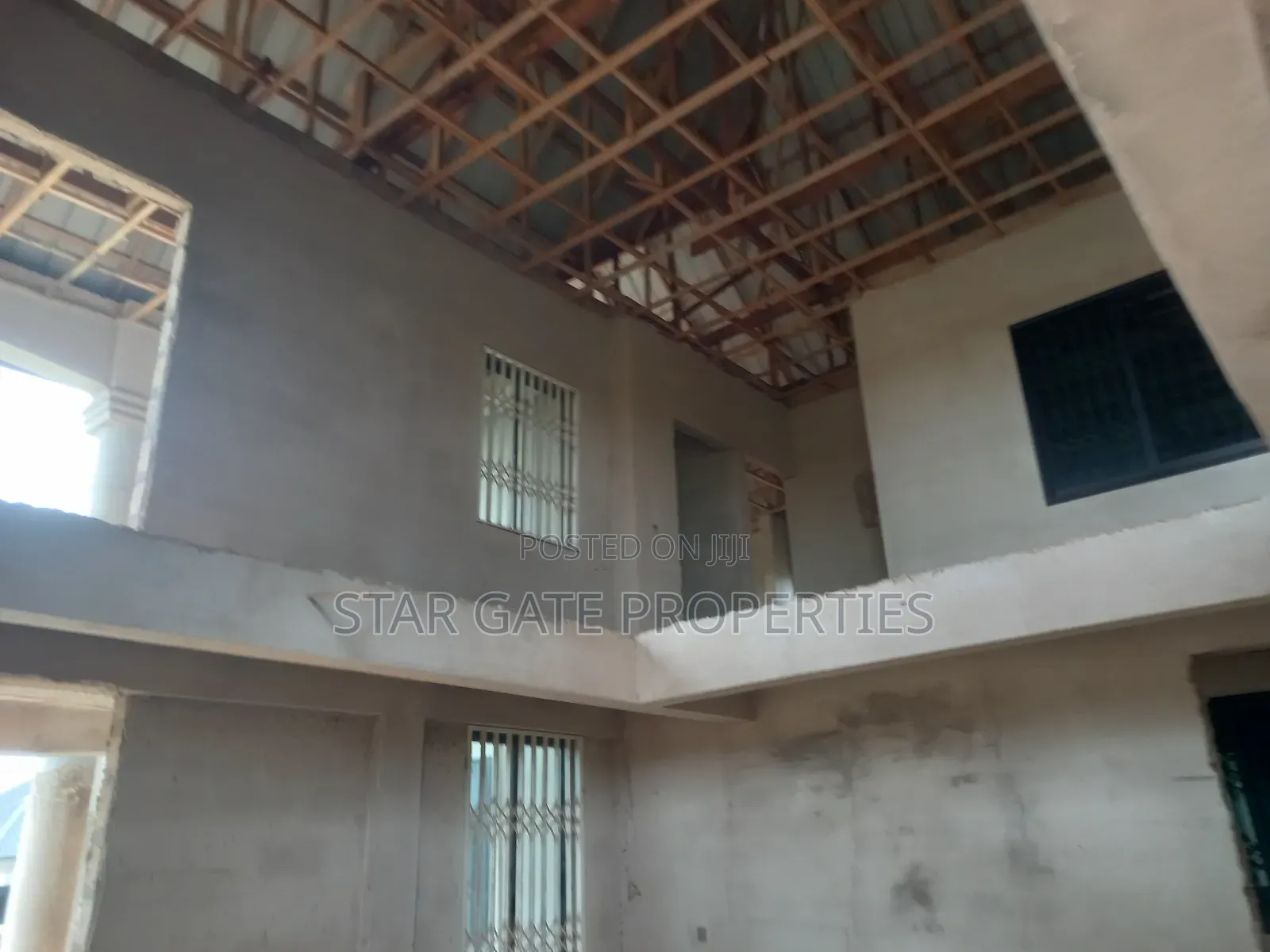 8bdrm House in Santasi Nkoransa, Kumasi Metropolitan for sale