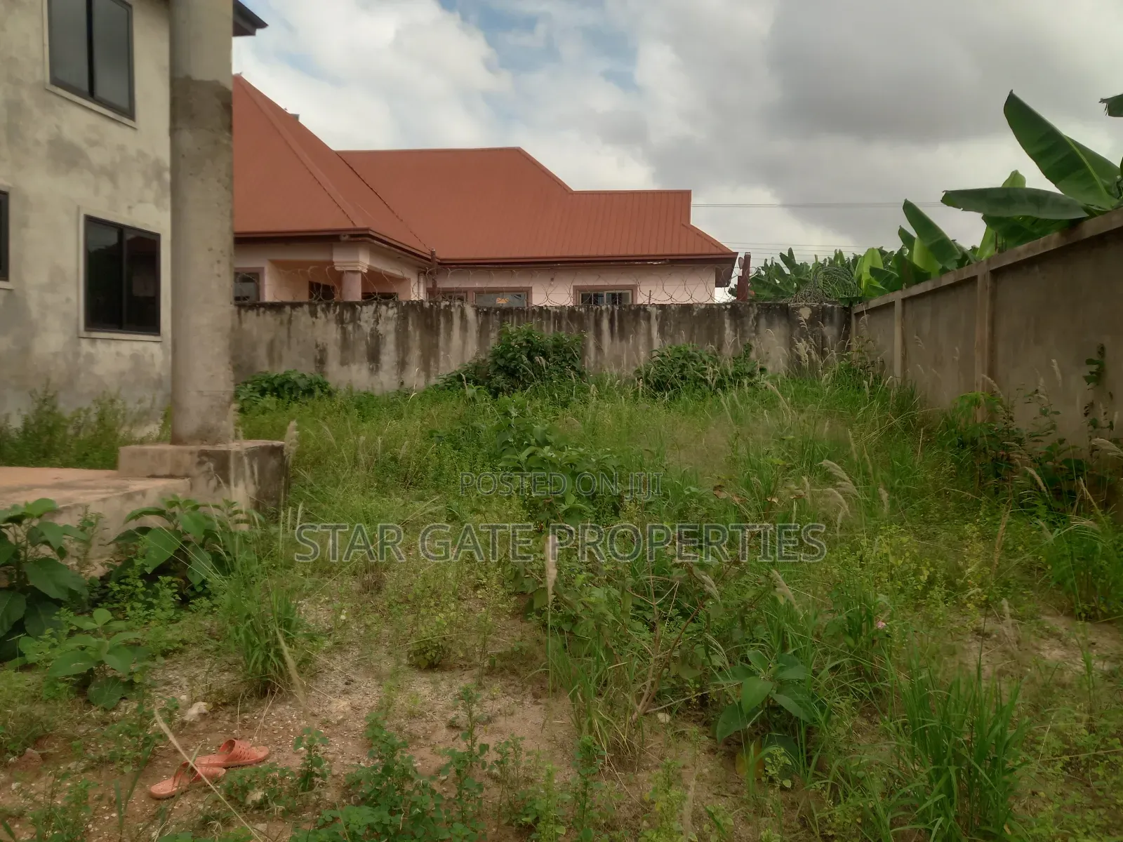 8bdrm House in Santasi Nkoransa, Kumasi Metropolitan for sale