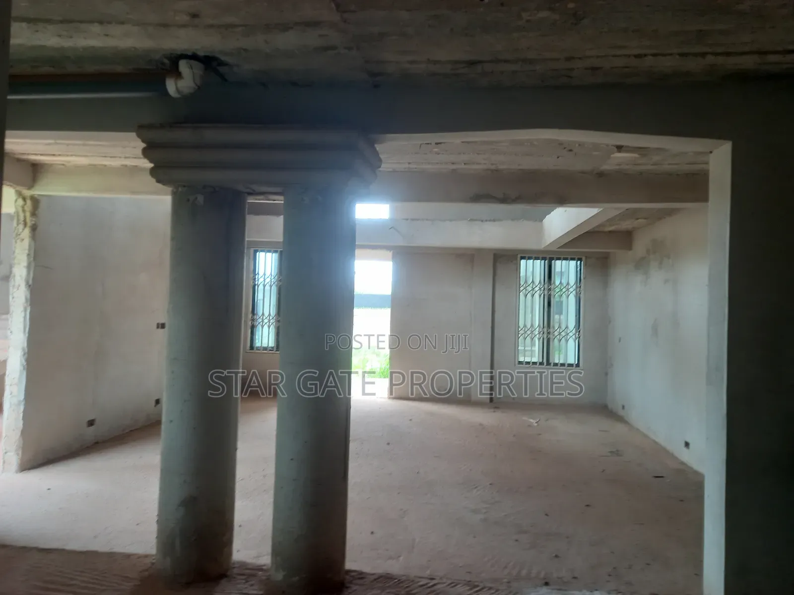 8bdrm House in Santasi Nkoransa, Kumasi Metropolitan for sale