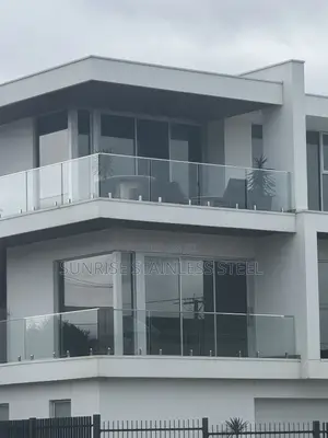 Stainless Glass Railing Staircase Design