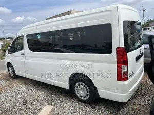 Toyota HiAce 2020 White