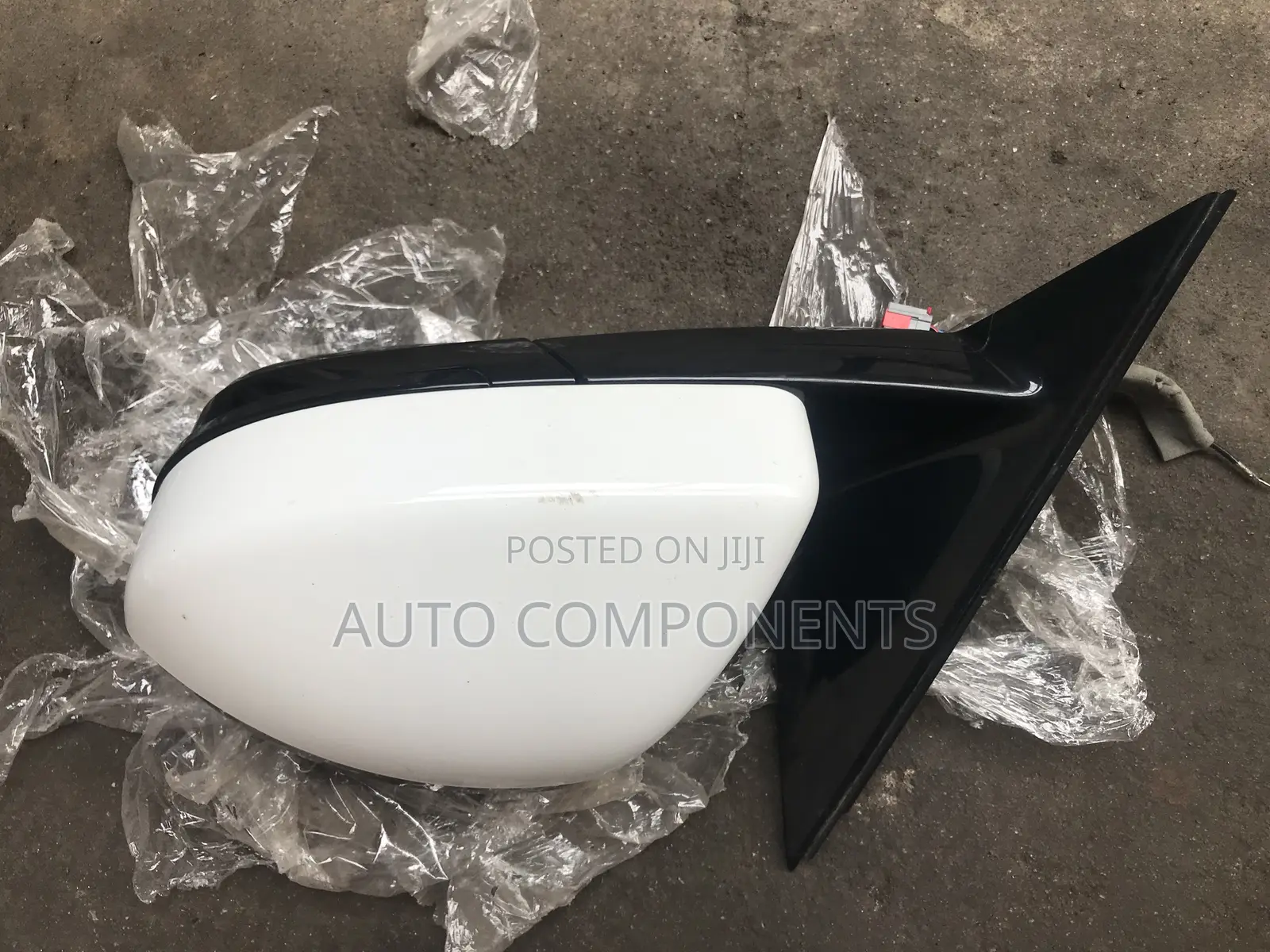 Range Rover Evoque 2015 Side Mirror With Camera and Light