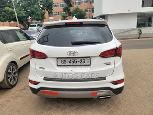 Hyundai Santa Fe SE FWD 2017 White