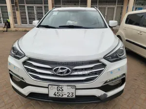 Hyundai Santa Fe SE FWD 2017 White