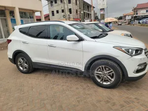 Hyundai Santa Fe SE FWD 2017 White
