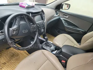 Hyundai Santa Fe SE FWD 2017 White