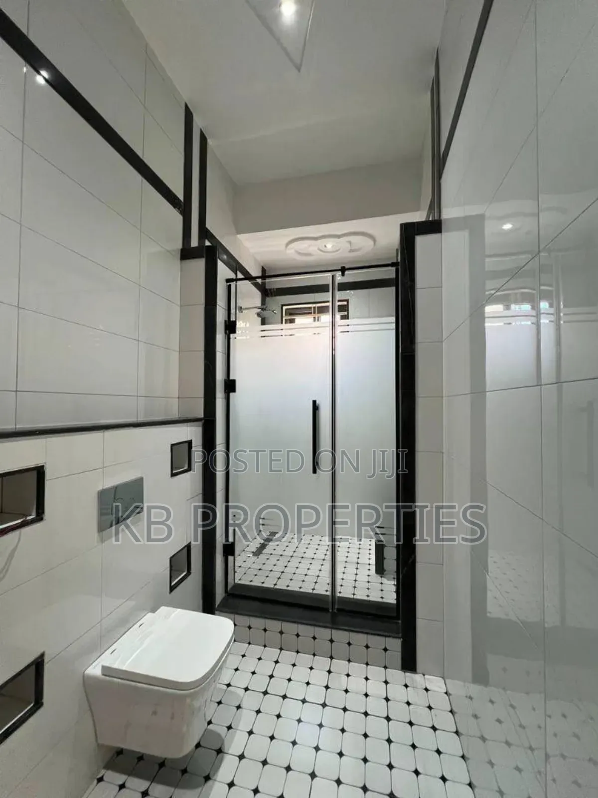 5bdrm House in Kb Properties, East Legon for sale