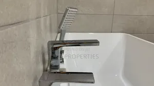 5bdrm House in Kb Properties, East Legon for sale