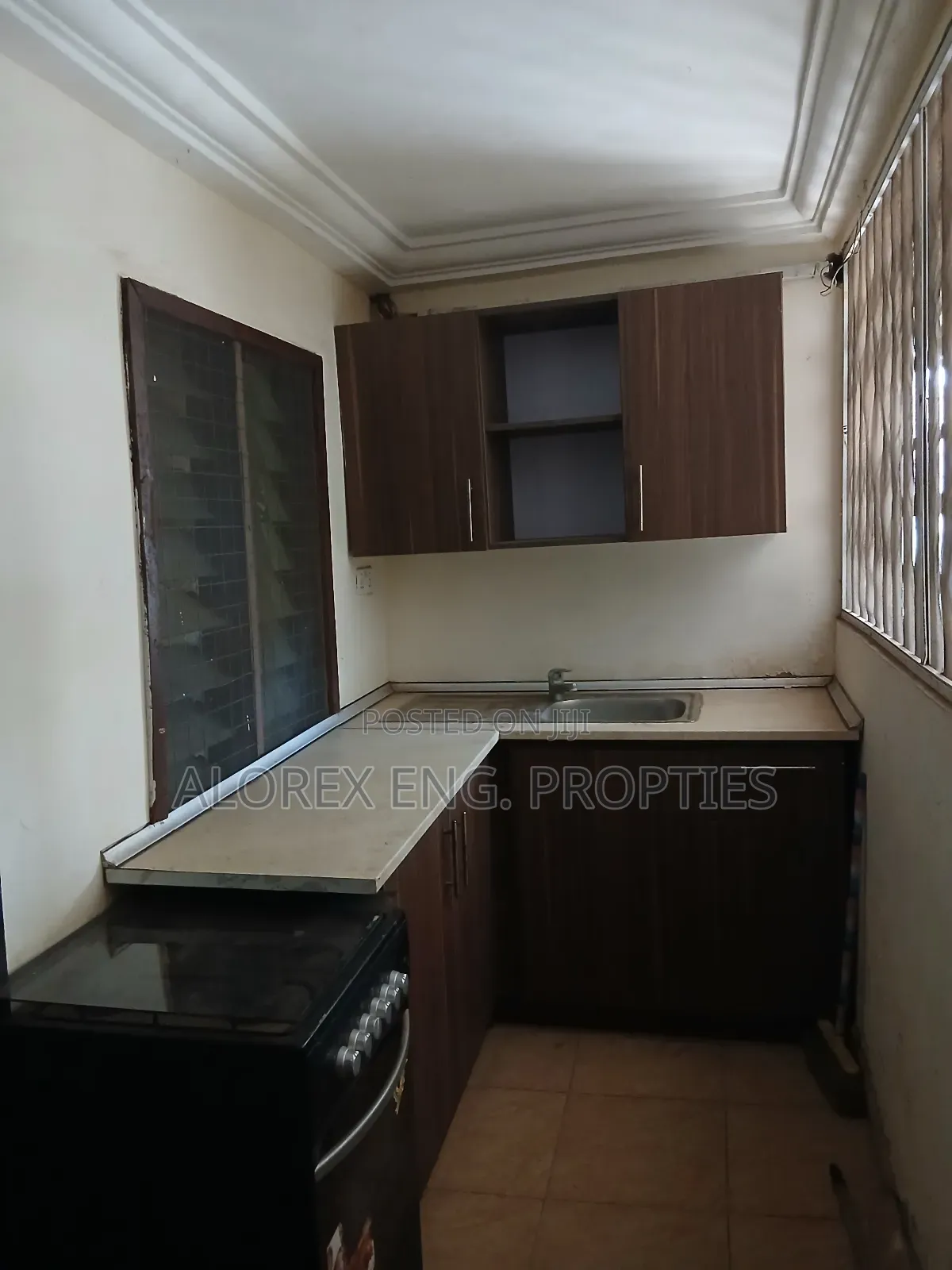 1bdrm House in Chamber Self, Adenta for rent