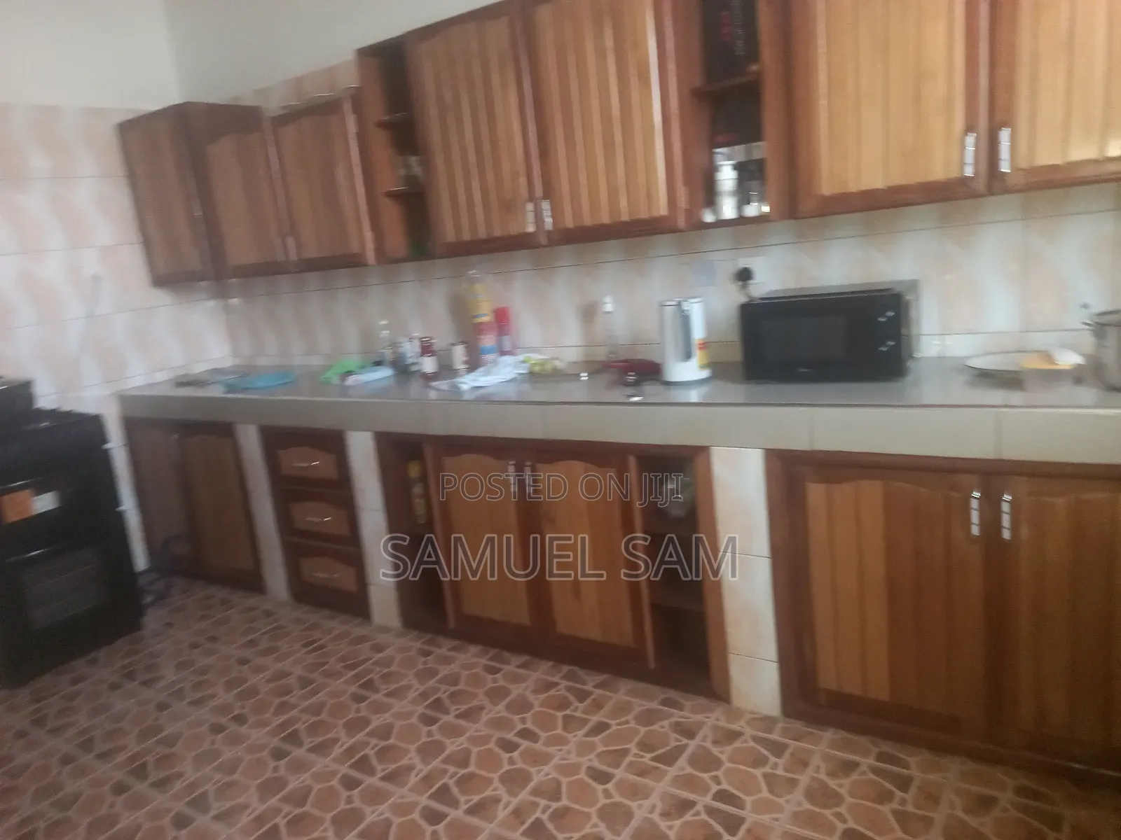 5bdrm House in Tema Community 14 for rent