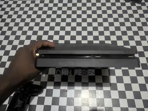 Playstation 4 Slim