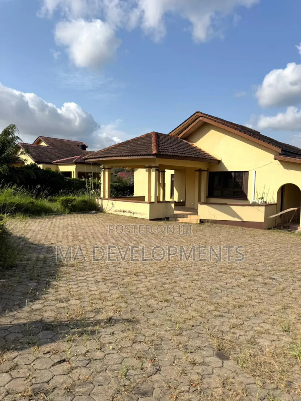 4bdrm House in Madev Realty, Kwabenya for rent