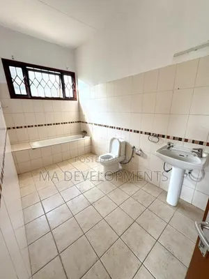 4bdrm House in Madev Realty, Kwabenya for rent